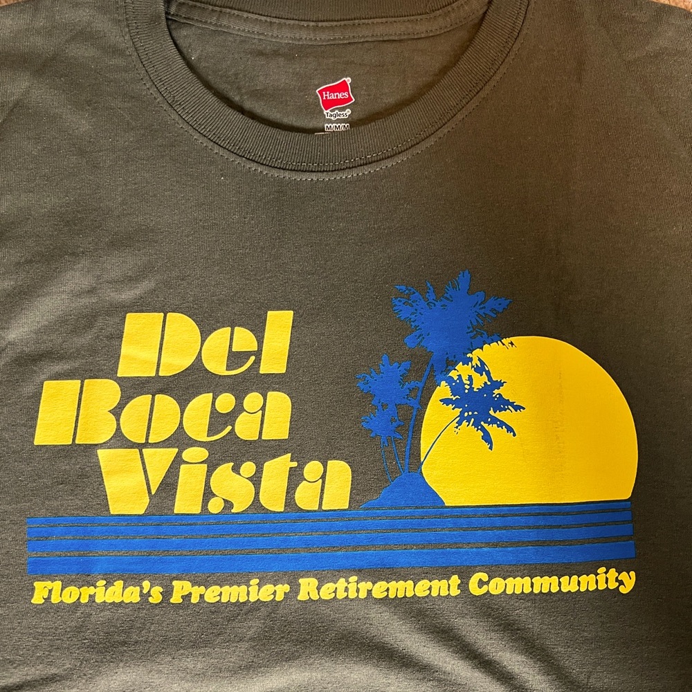 Hanes Tee (T-shirt) - Del Boca Vista (New) - Medium
